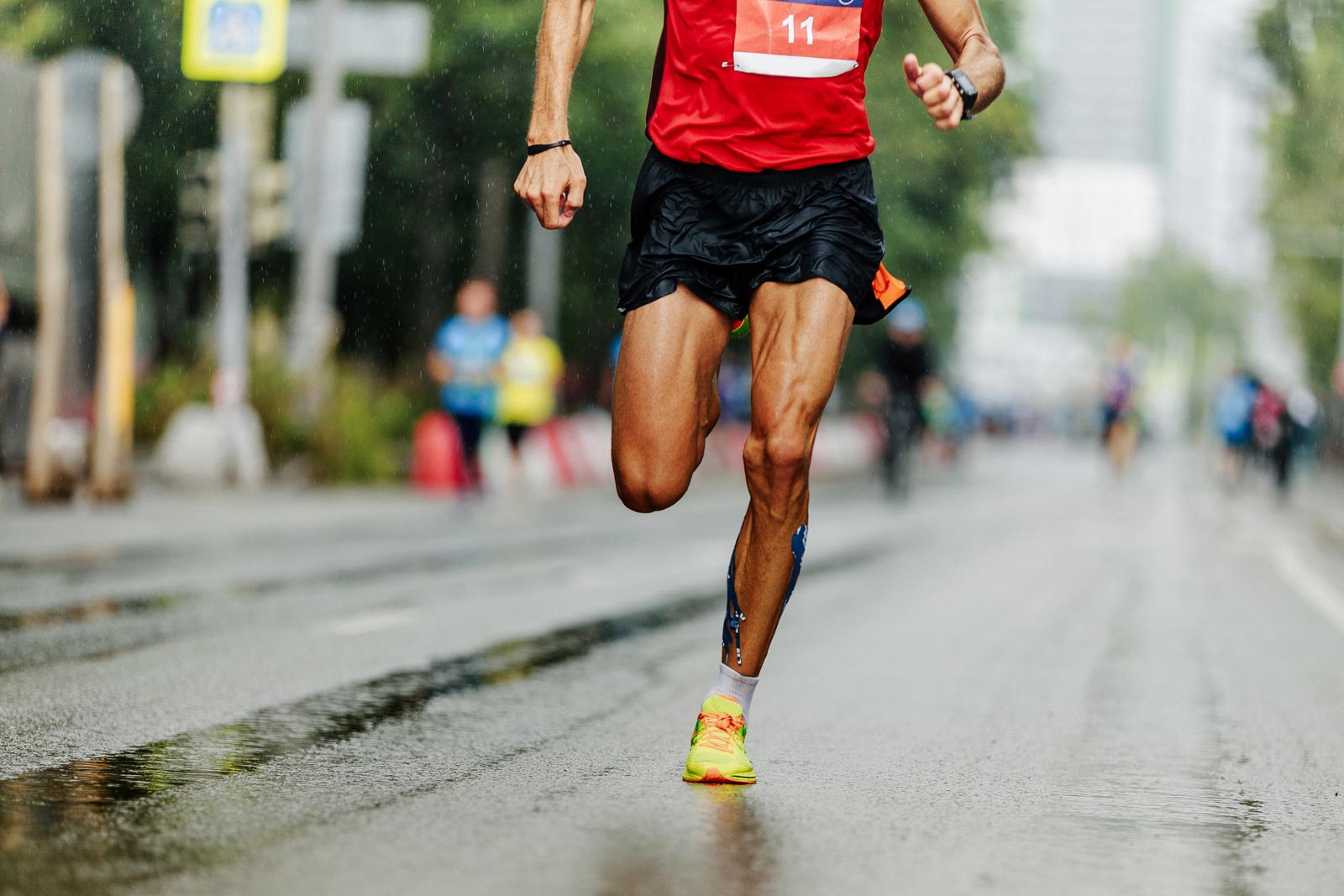 How Endurance Running Orchestrates Gut Microbial Diversity and Energy Metabolism 